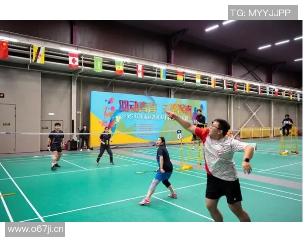 成都羽毛球队精英赛精彩配合点评展现团队默契与实力